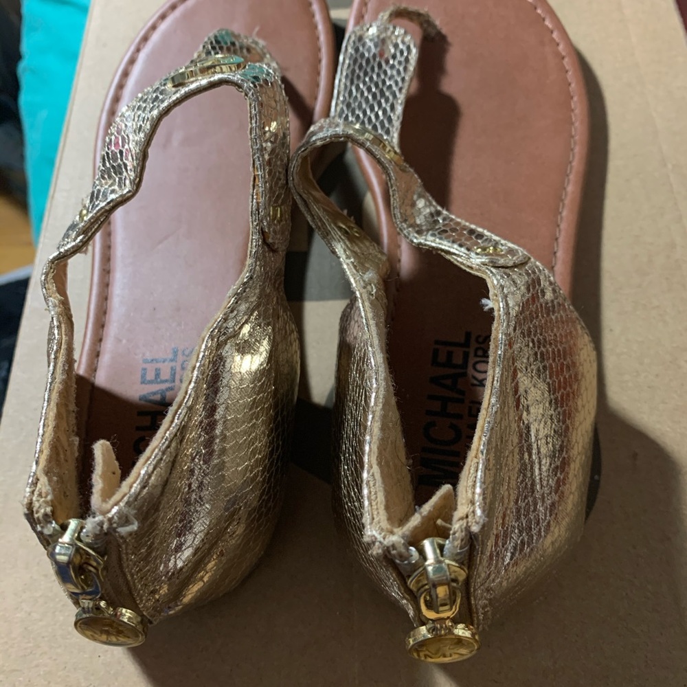Flats - Picture 2 of 2